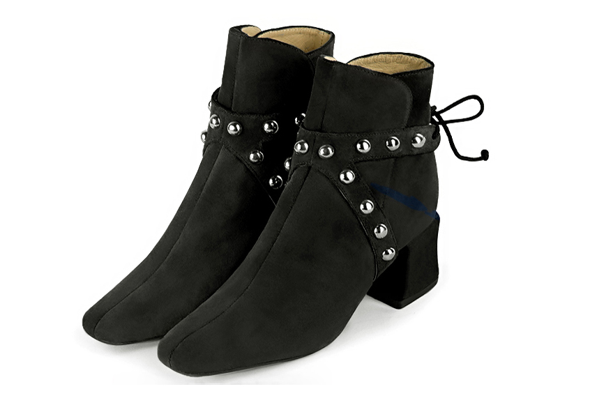 Matt black women's ankle boots with laces at the back. Square toe. Medium block heels. Front view - Florence KOOIJMAN